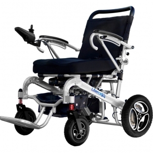 Pueden viajar las sillas de ruedas eléctricas en avión? - Mundo Dependencia
