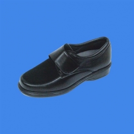 Calzado femenino elástico con velcro, color negro- Emo