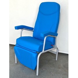 Sillón ergonómico clínico-geriátrico, con ruedas 80mm