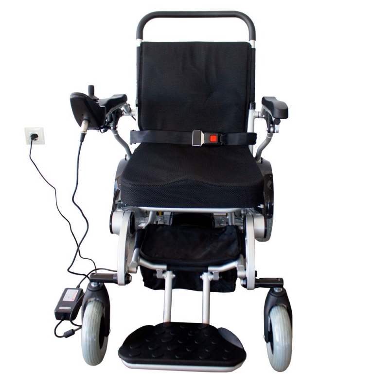 Fauteuil roulant électrique Ultra pliable et léger Sécurité et confort Troya Mobiclinic