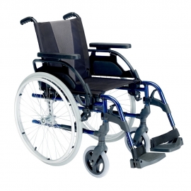 Cadeira de rodas Breezy Style (300 anos) em alumínio azul com roda de 24